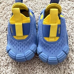 Aretto Leaps kids Expanding Shoes Kids Size 5